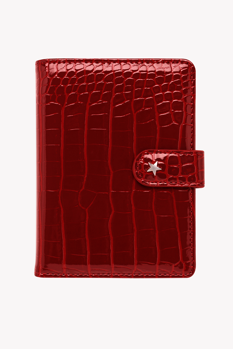 THE SOHO PASSPORT WALLET - CHERRY CROC