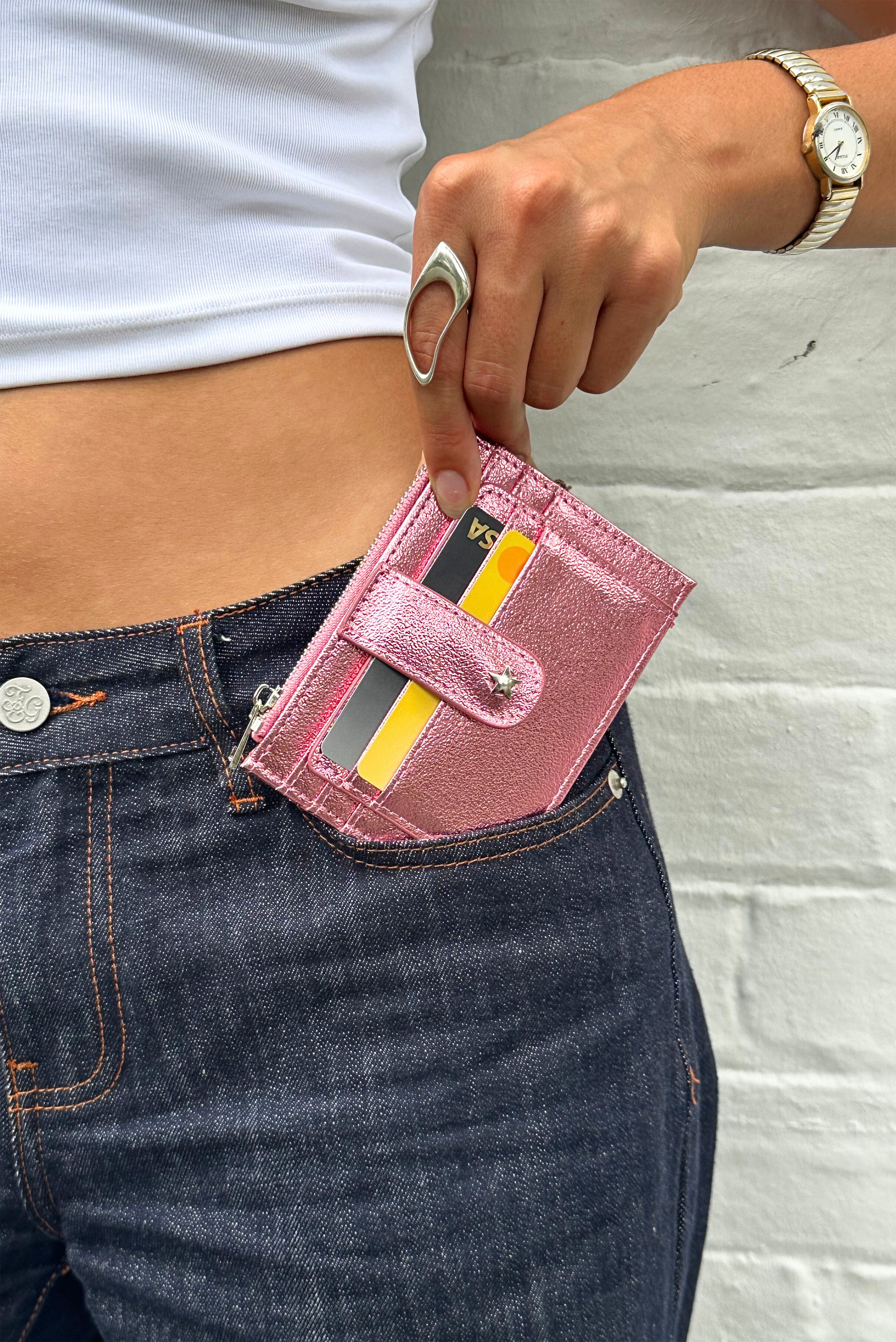 daisy-wallet-metallic-pink.png