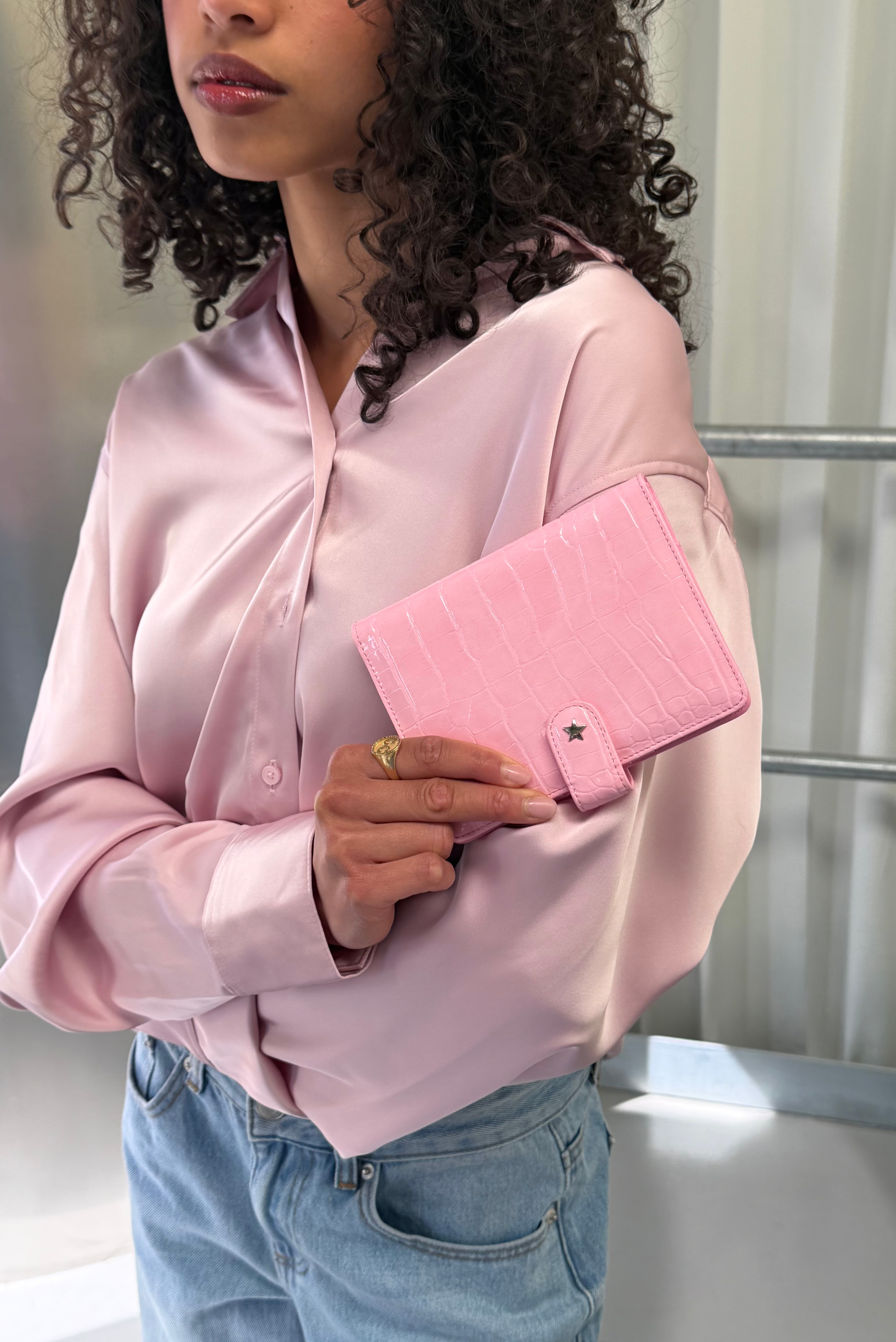 The Soho Passport Wallet - Pink Croc
